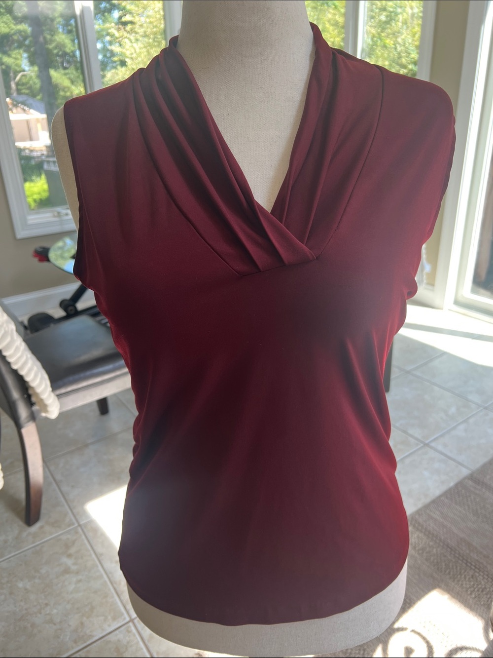 Jones New York Sleeveless Draped V-Neck Women’s Top - Burgundy. Size Medium